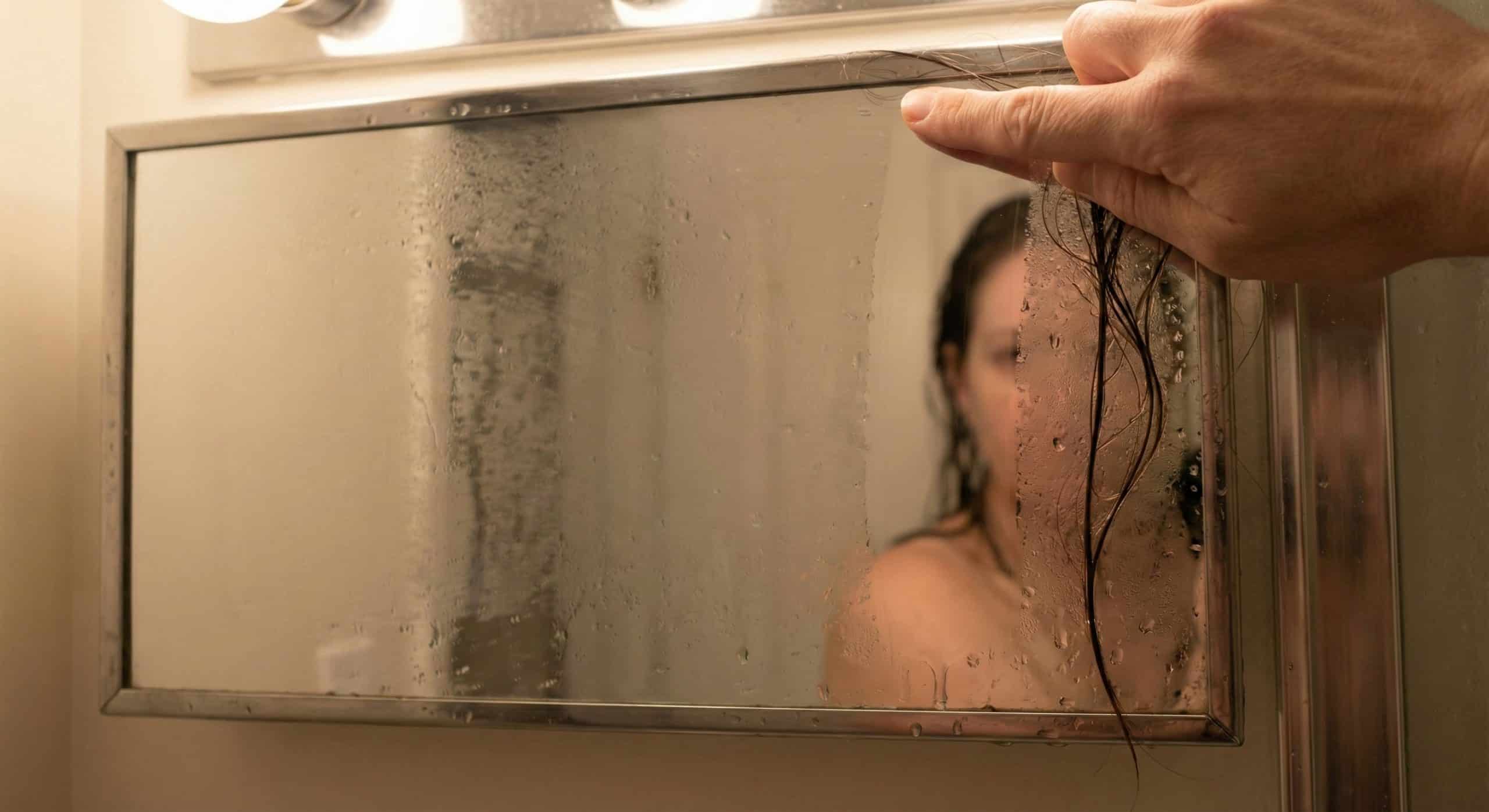 soluzione per lo specchio del bagno che si appanna