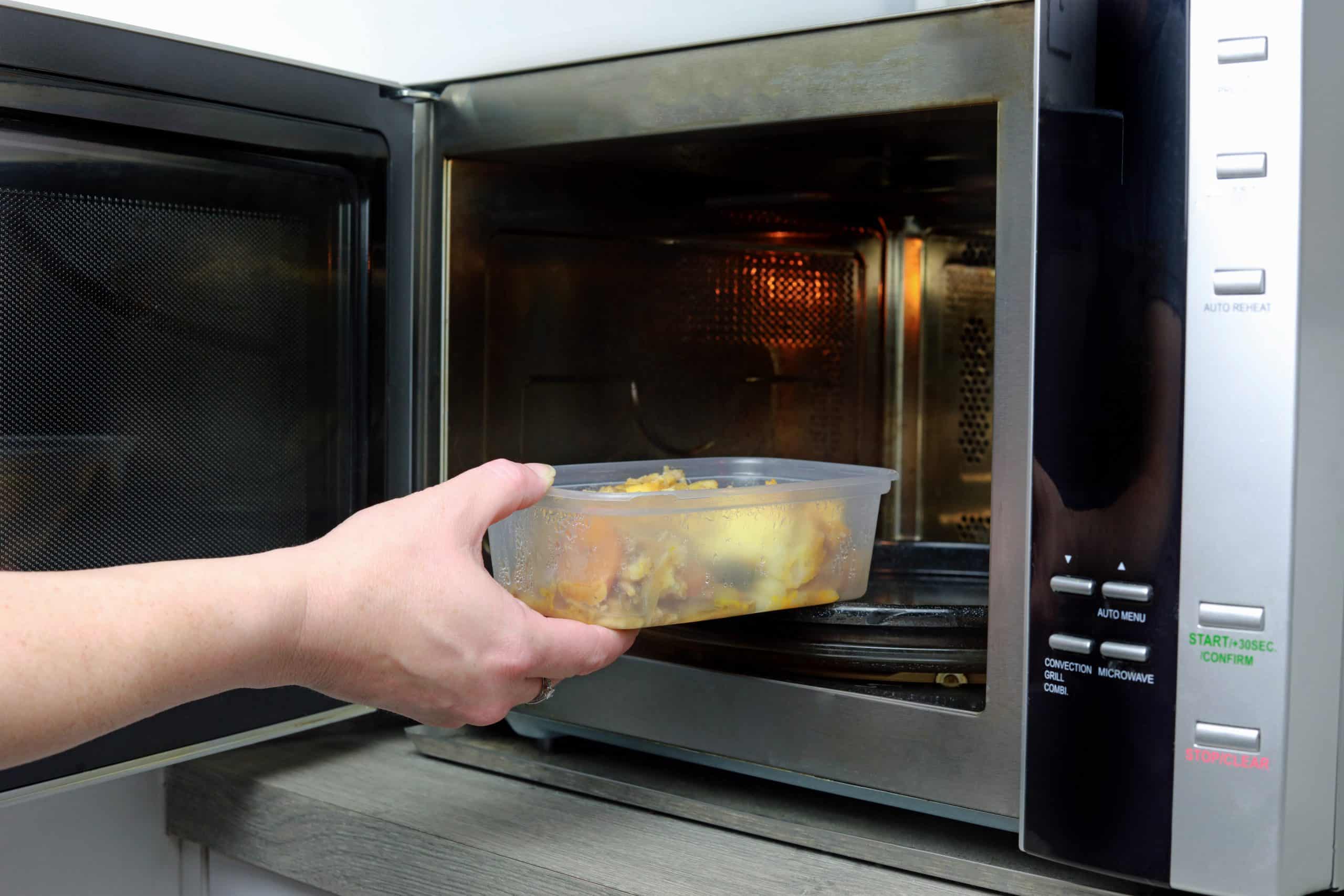 Effetti sulla salute degli alimenti cotti nel microonde