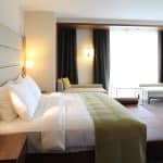letto con lenzuola senza pieghe